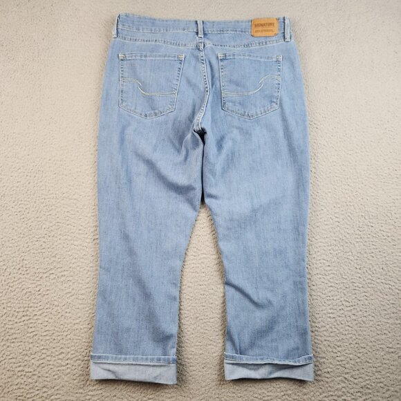Levi Strauss Signature Mid Rise Capri's Light Wash Jeans Womens Size 10 Stretch - Picture 2 of 10